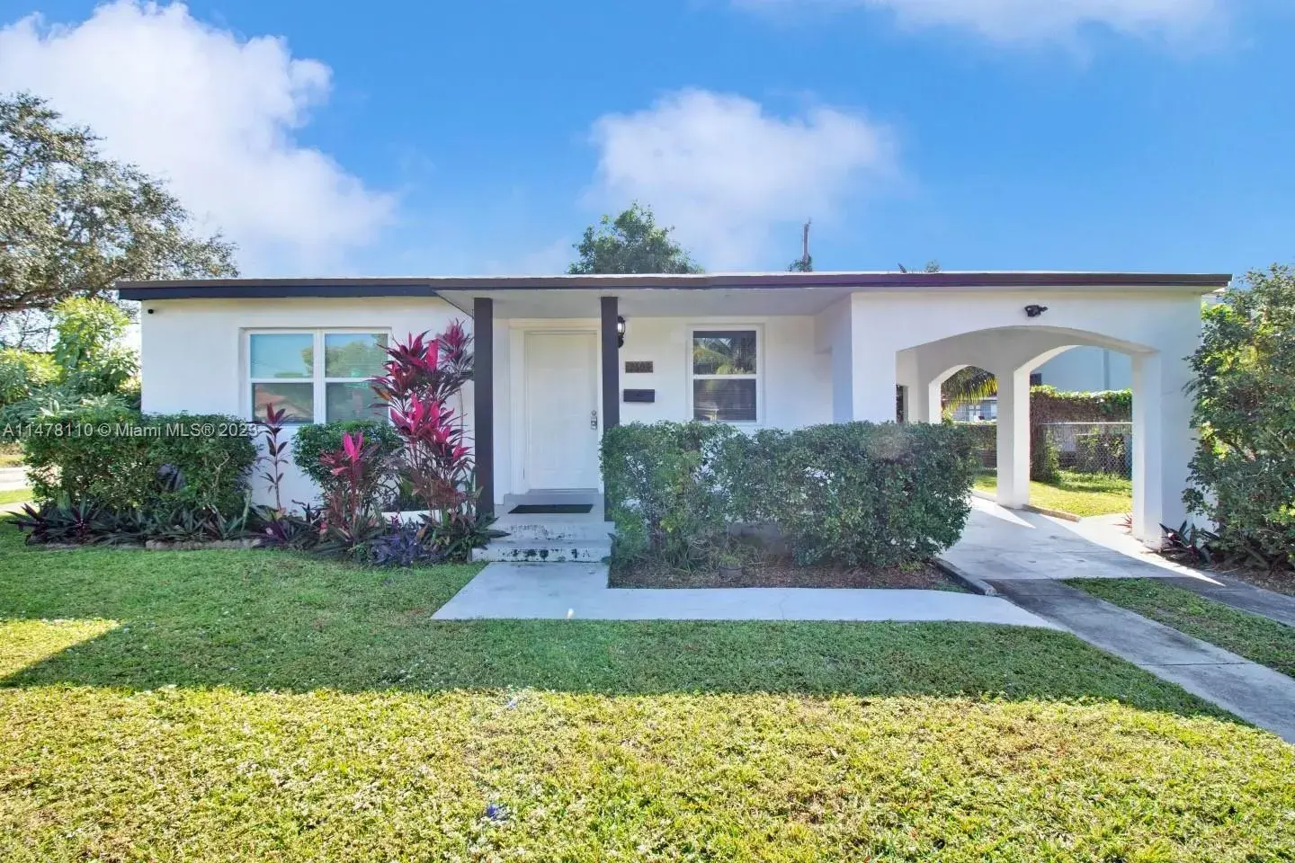 2604 Fletcher Ct, Hollywood FL 33020