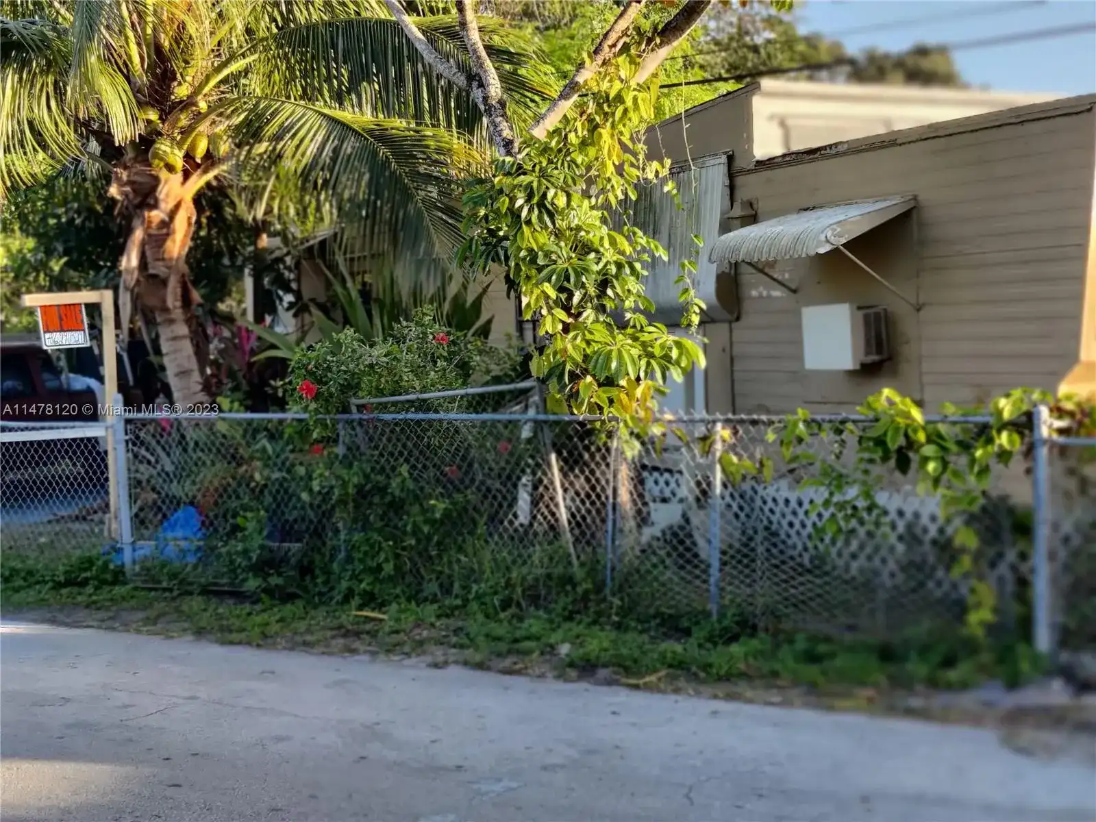 2234 NE 137 ST, North Miami Beach FL 33181-1840 photo 2