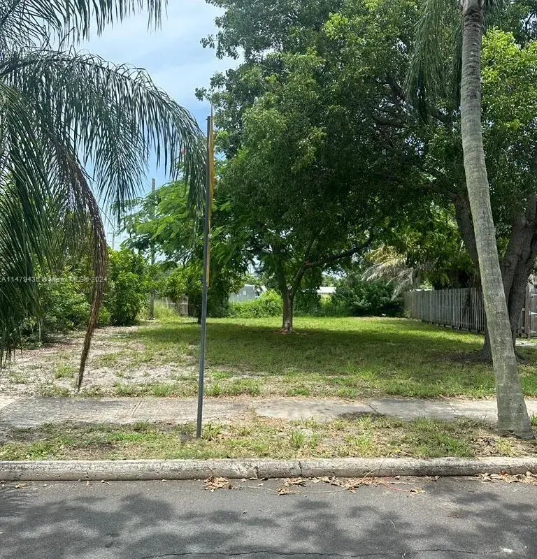 3014 Greenwood Ave, West Palm Beach FL 33407
