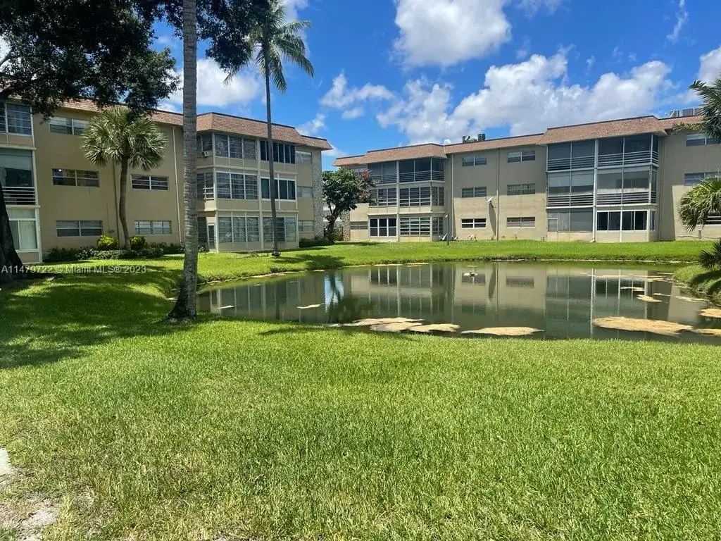 5051 W Oakland Park Blvd # 204, Lauderdale Lakes FL 33313 photo 2