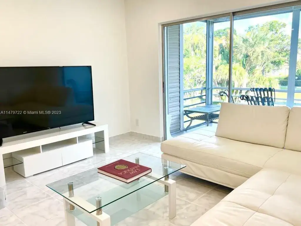 5051 W Oakland Park Blvd # 204, Lauderdale Lakes FL 33313 photo 5