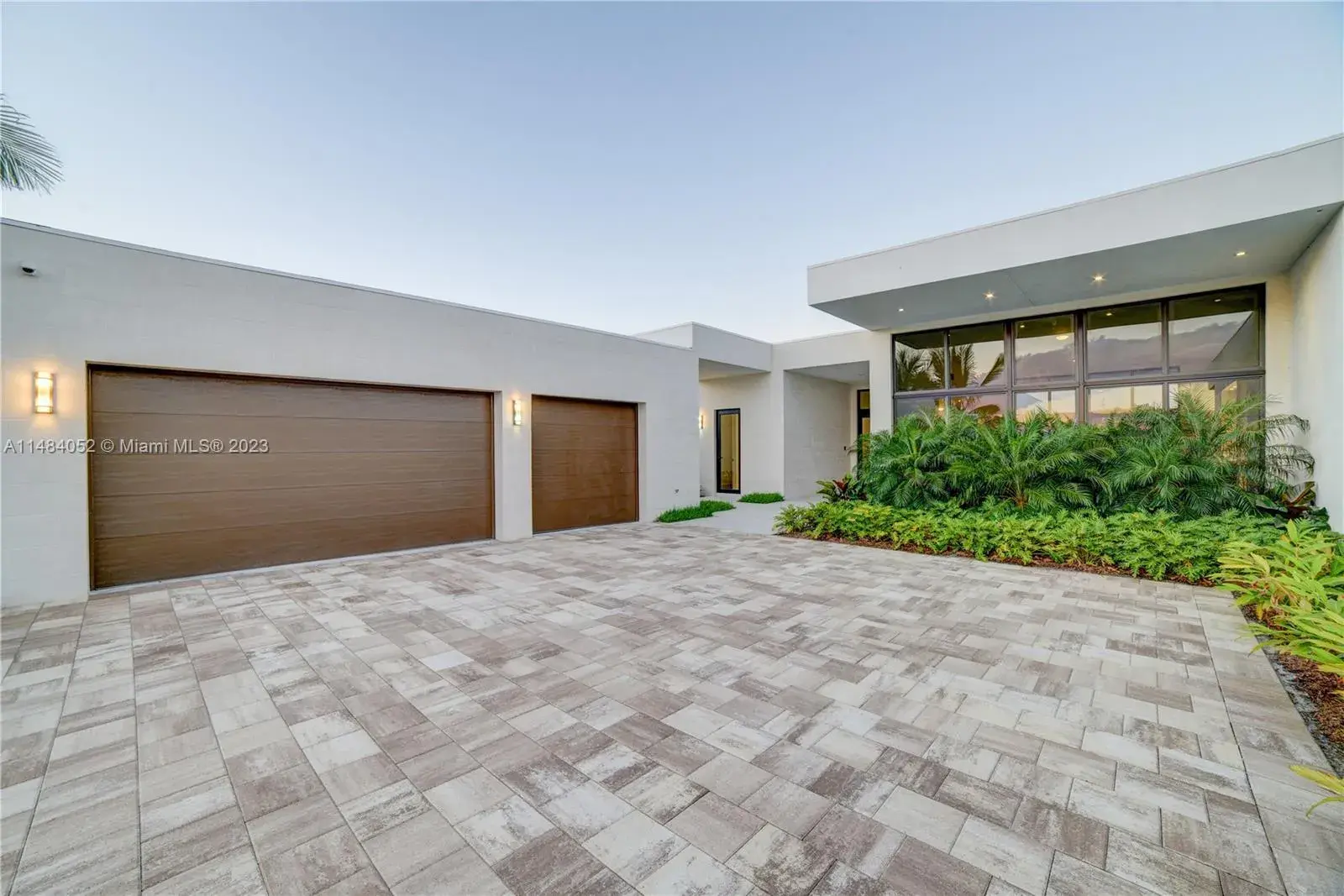 16539 N Botaniko Dr N, Weston FL 33326