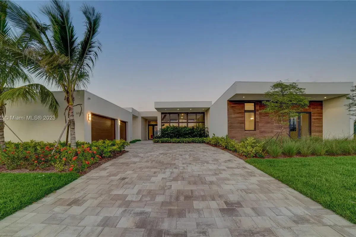 16539 N Botaniko Dr N, Weston FL 33326