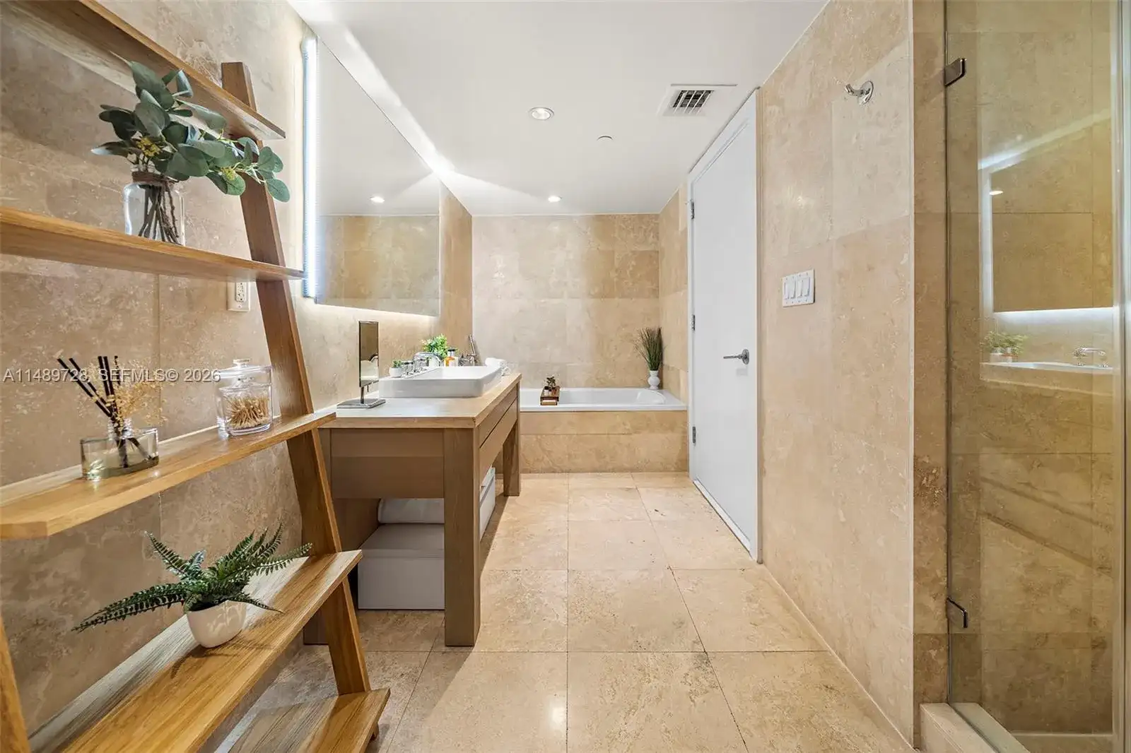 102 24th St # 1412, Miami Beach FL 33139 photo 4