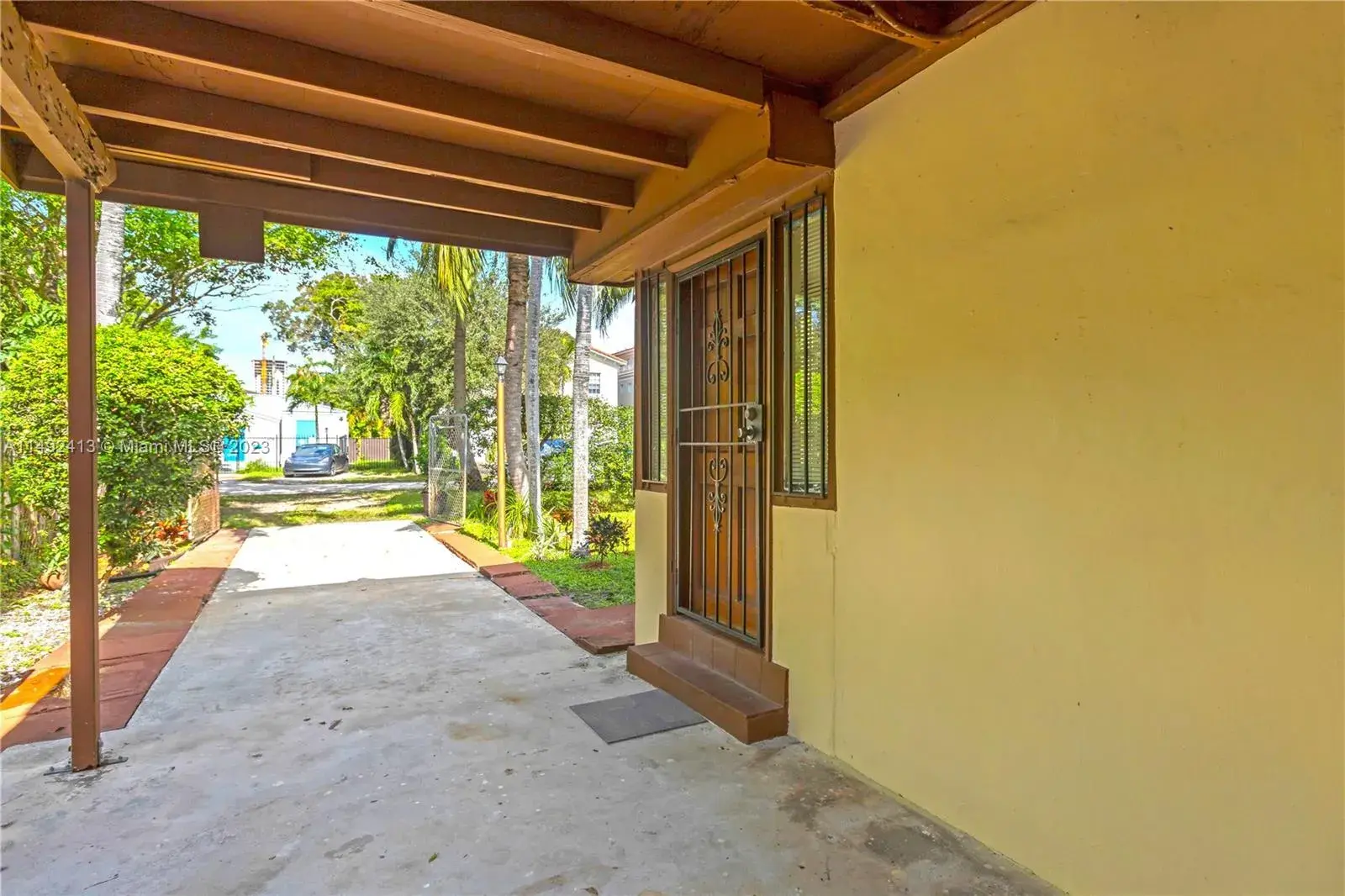 220 SW 11th St, Fort Lauderdale FL 33315