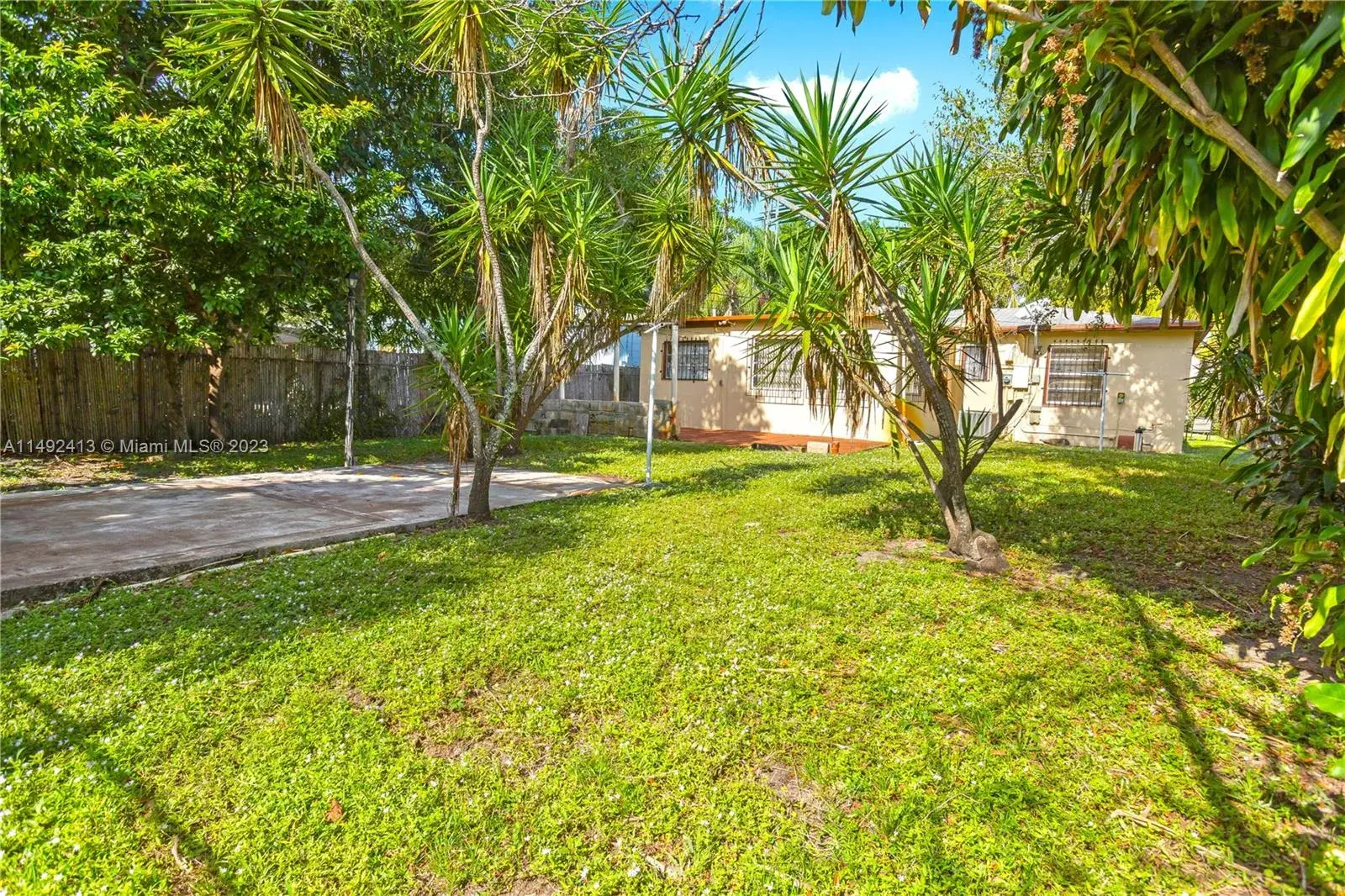 220 SW 11th St, Fort Lauderdale FL 33315