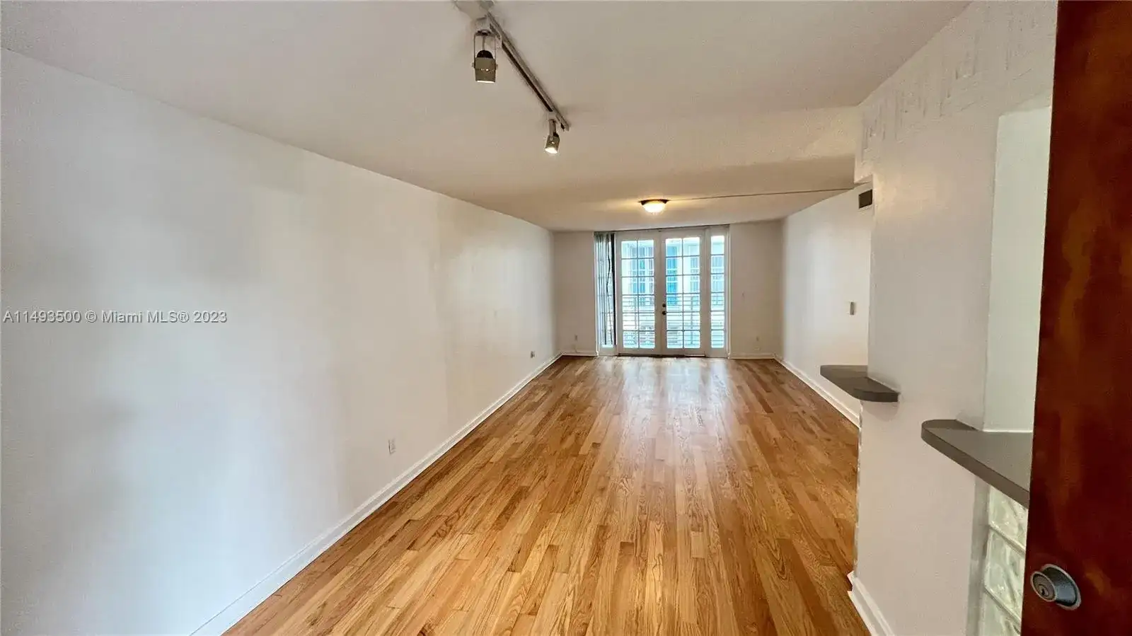 1754 Meridian Ave # 302, Miami Beach FL 33139 photo 2