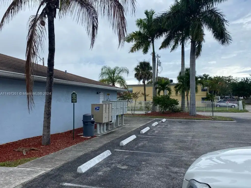 617 Ixoria Ave # 29, Fort Pierce FL 34982 photo 5