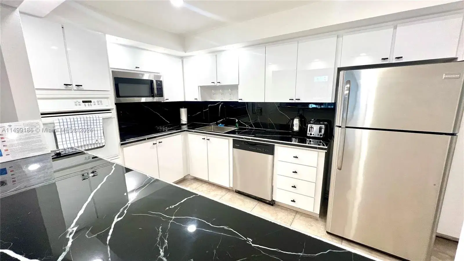 19370 Collins Ave # 419, Sunny Isles Beach FL 33160