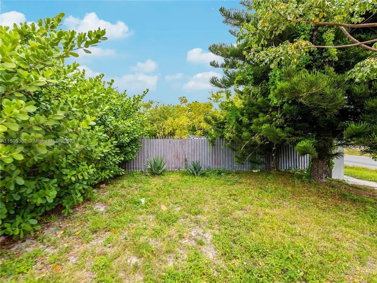 400 1st St, Dania Beach FL 33004 photo 3