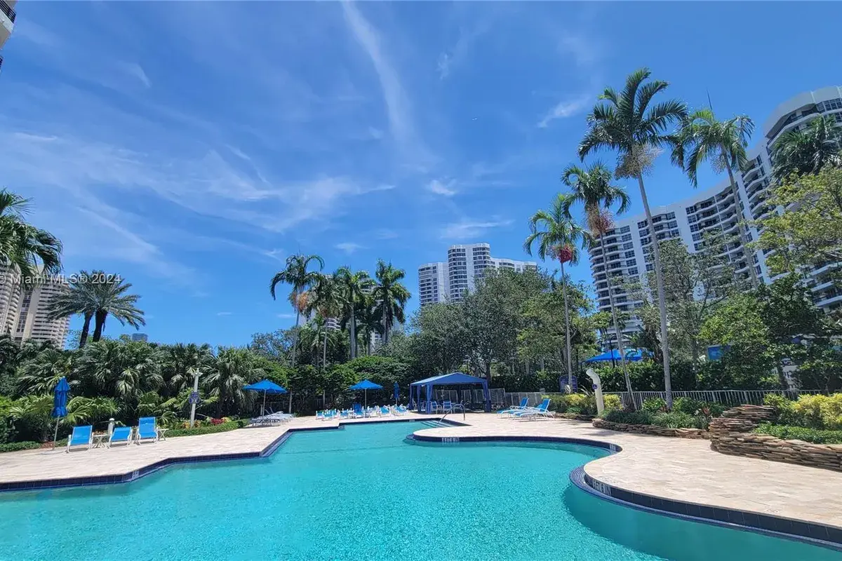 3500 Mystic Pointe Dr # 2302, Aventura FL 33180