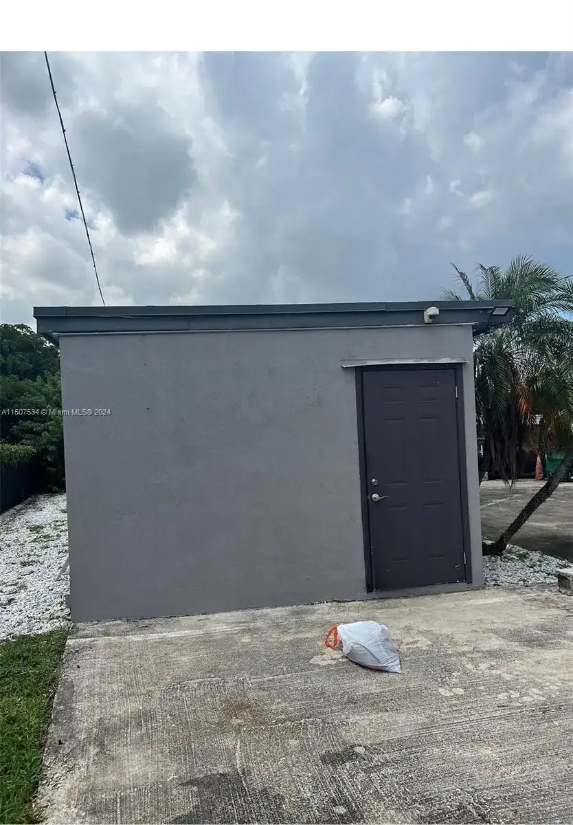 745 Parkway Pkwy, Homestead FL 33030 photo 3