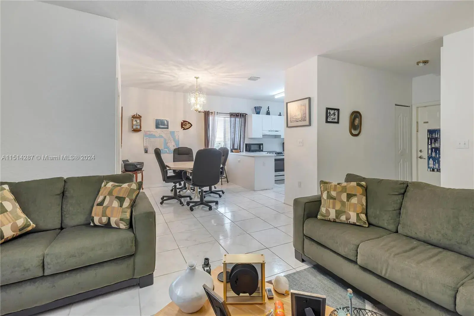 2270 NW 51st Ter, Miami FL 33142