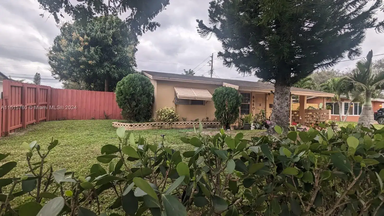 6460 Perry St, Hollywood FL 33024 photo 2