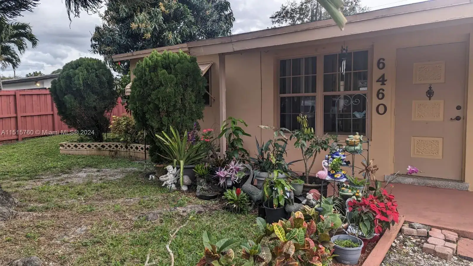 6460 Perry St, Hollywood FL 33024 photo 3