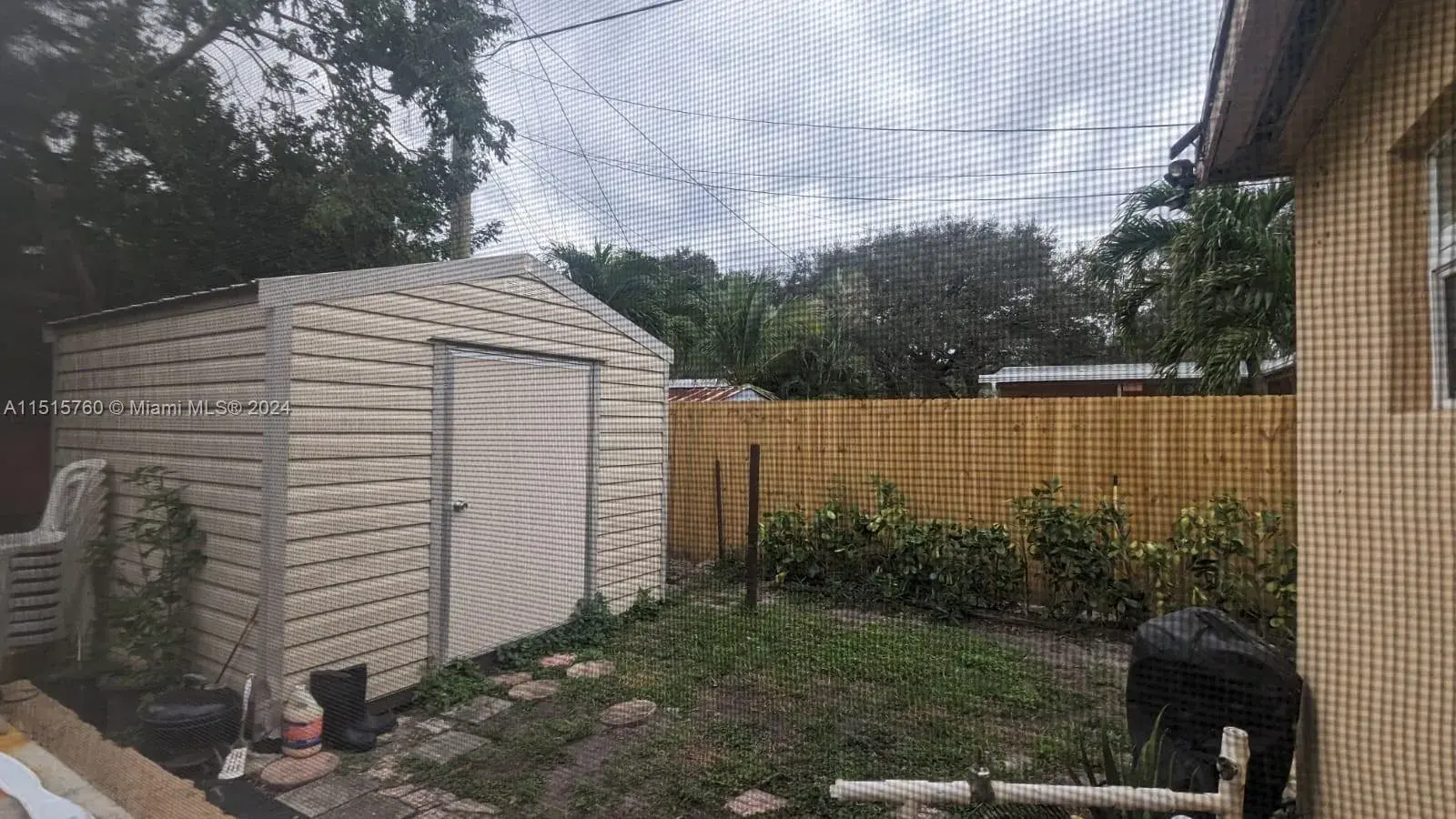 6460 Perry St, Hollywood FL 33024