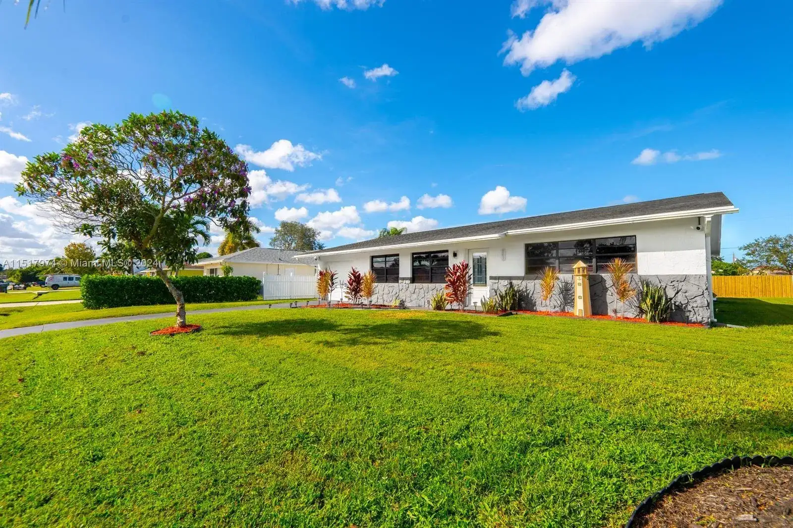 143 SW Grove Ave, Port St. Lucie FL 34983 photo 3