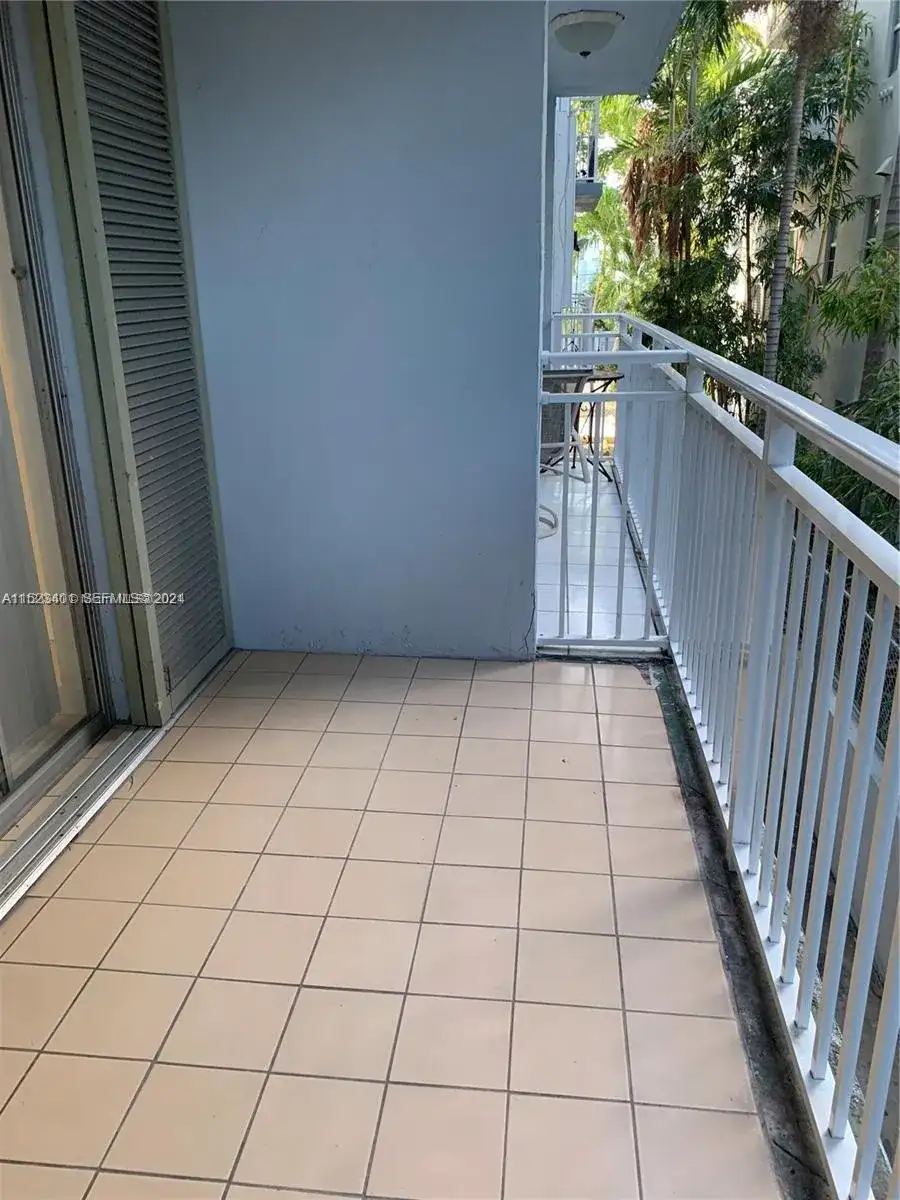 947 Lenox Ave # 204, Miami Beach FL 33139 photo 3
