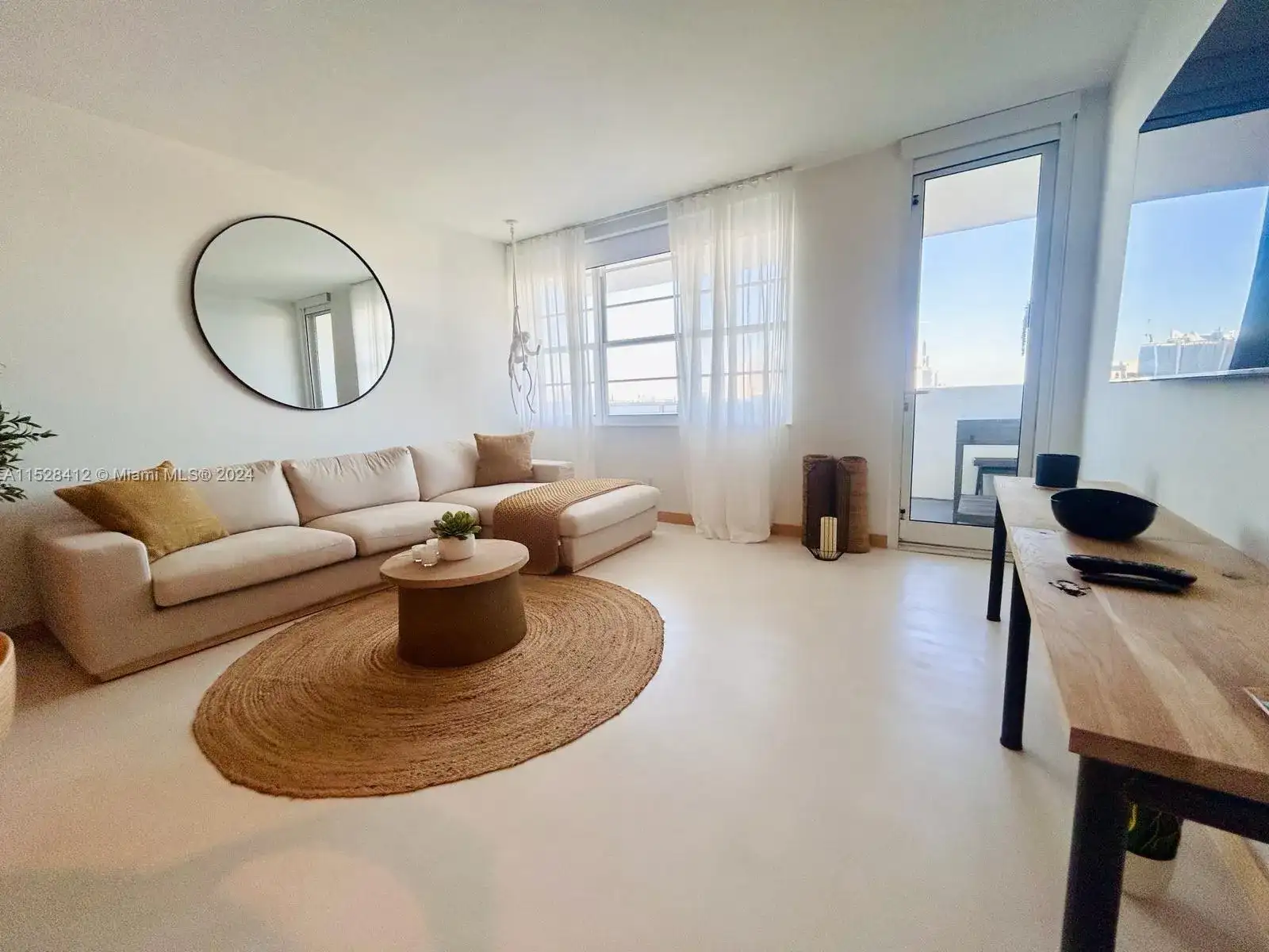 100 Lincoln Rd # 1543, Miami Beach FL 33139 photo 3