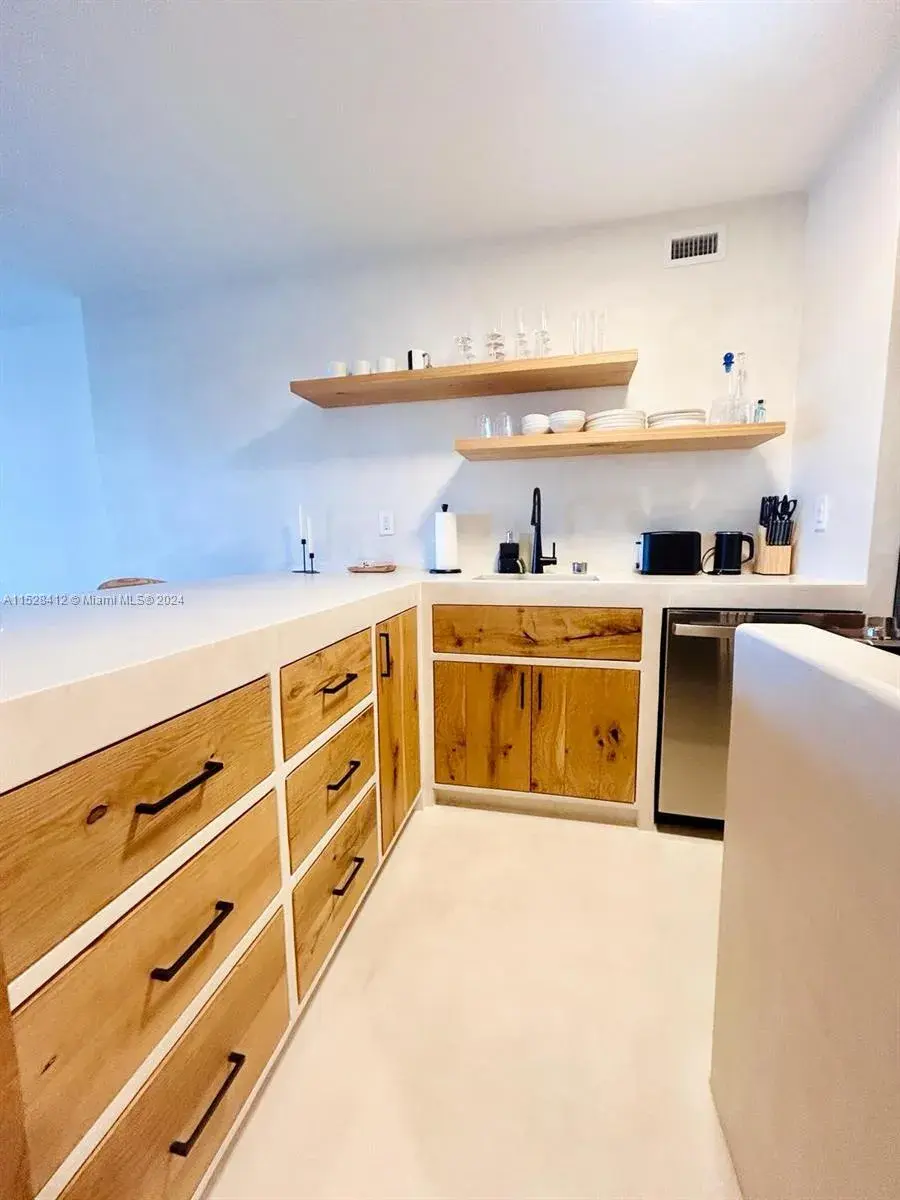 100 Lincoln Rd # 1543, Miami Beach FL 33139