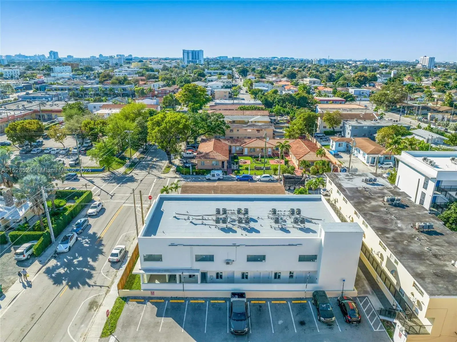1567 NW 1st St, Miami FL 33125