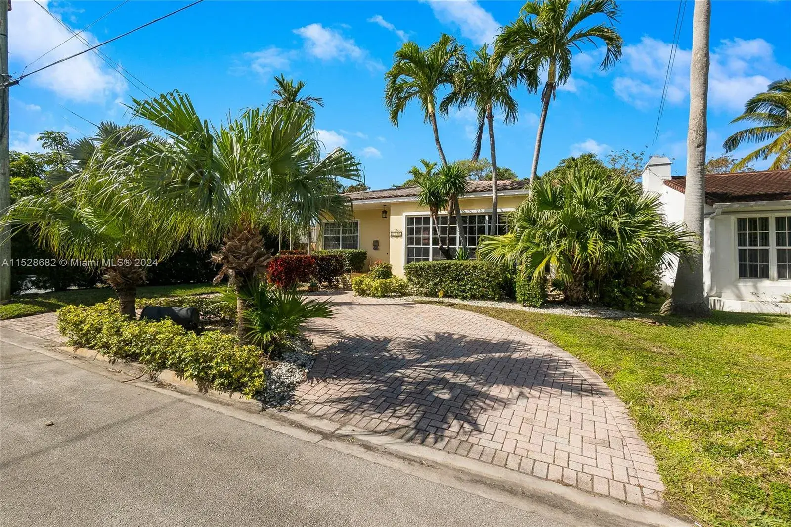 8926 Dickens Ave, Surfside FL 33154
