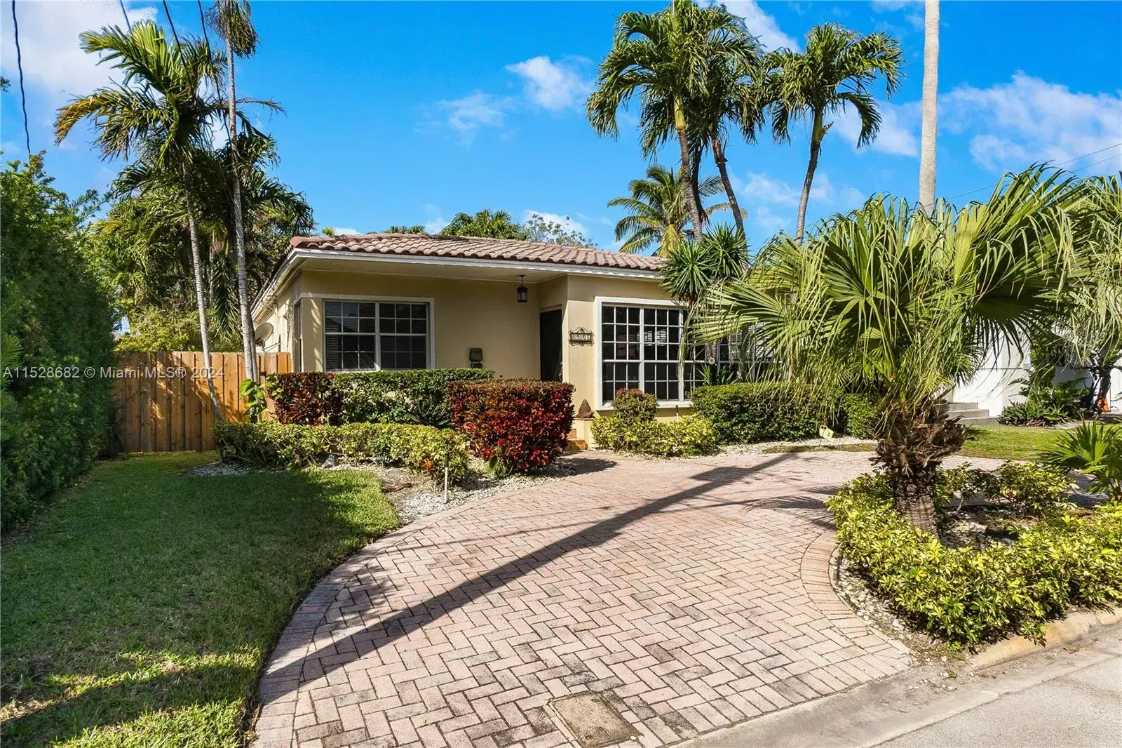 8926 Dickens Ave, Surfside FL 33154