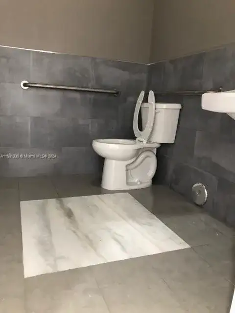 14014 NW 19th Ave, Opa-Locka FL 33054 photo 4