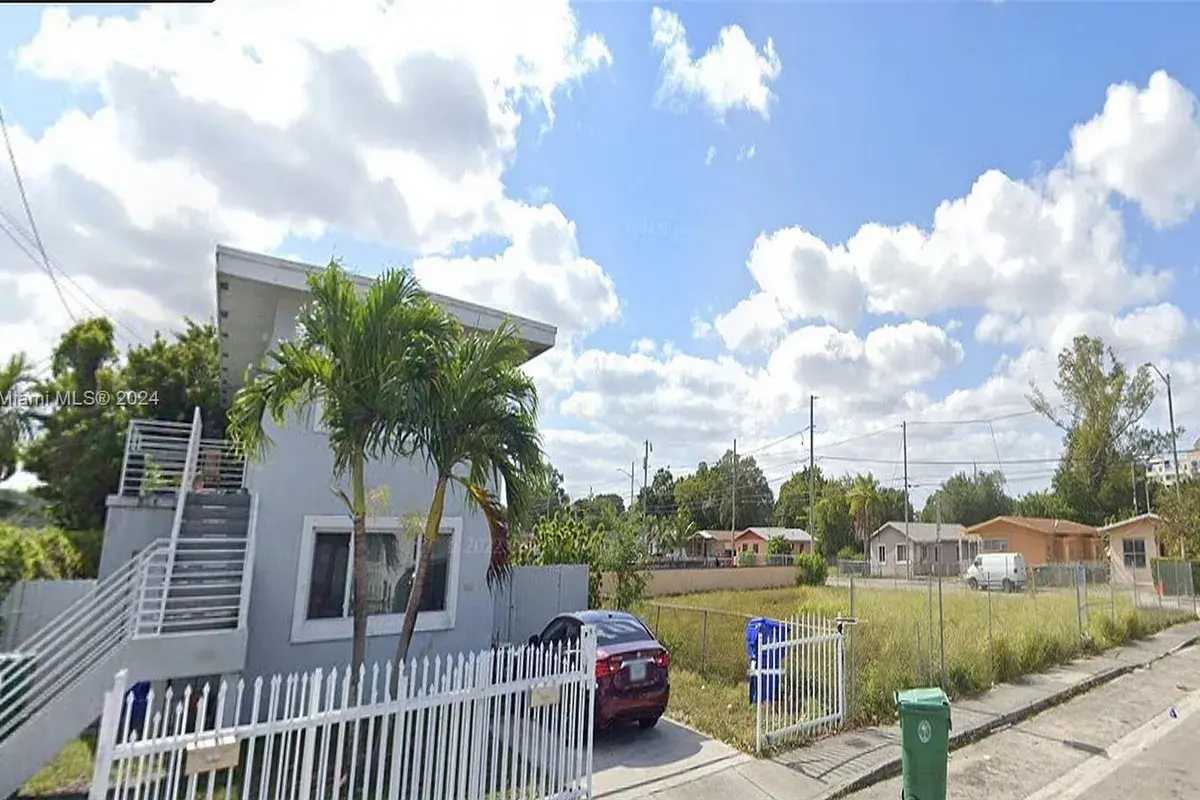 5030 NW 14th Ave, Miami FL 33142