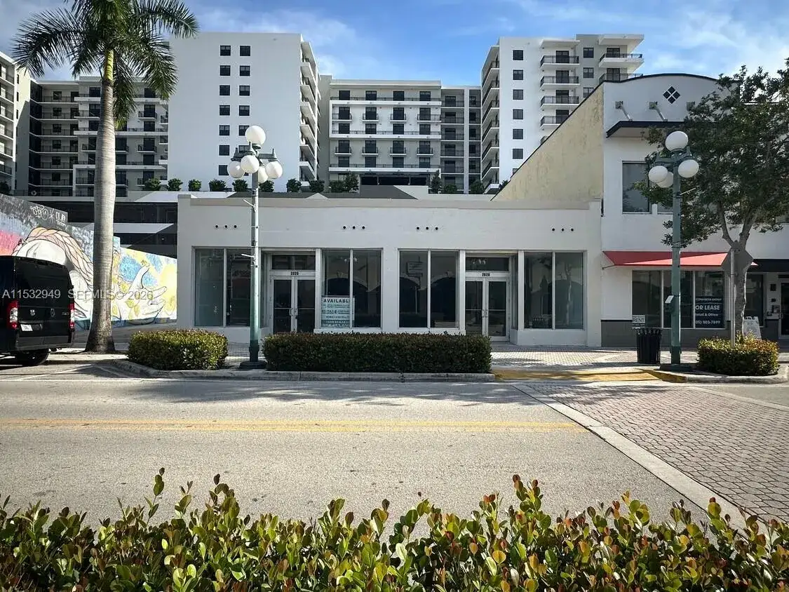 2020 Harrison St, Hollywood FL 33020 photo 2