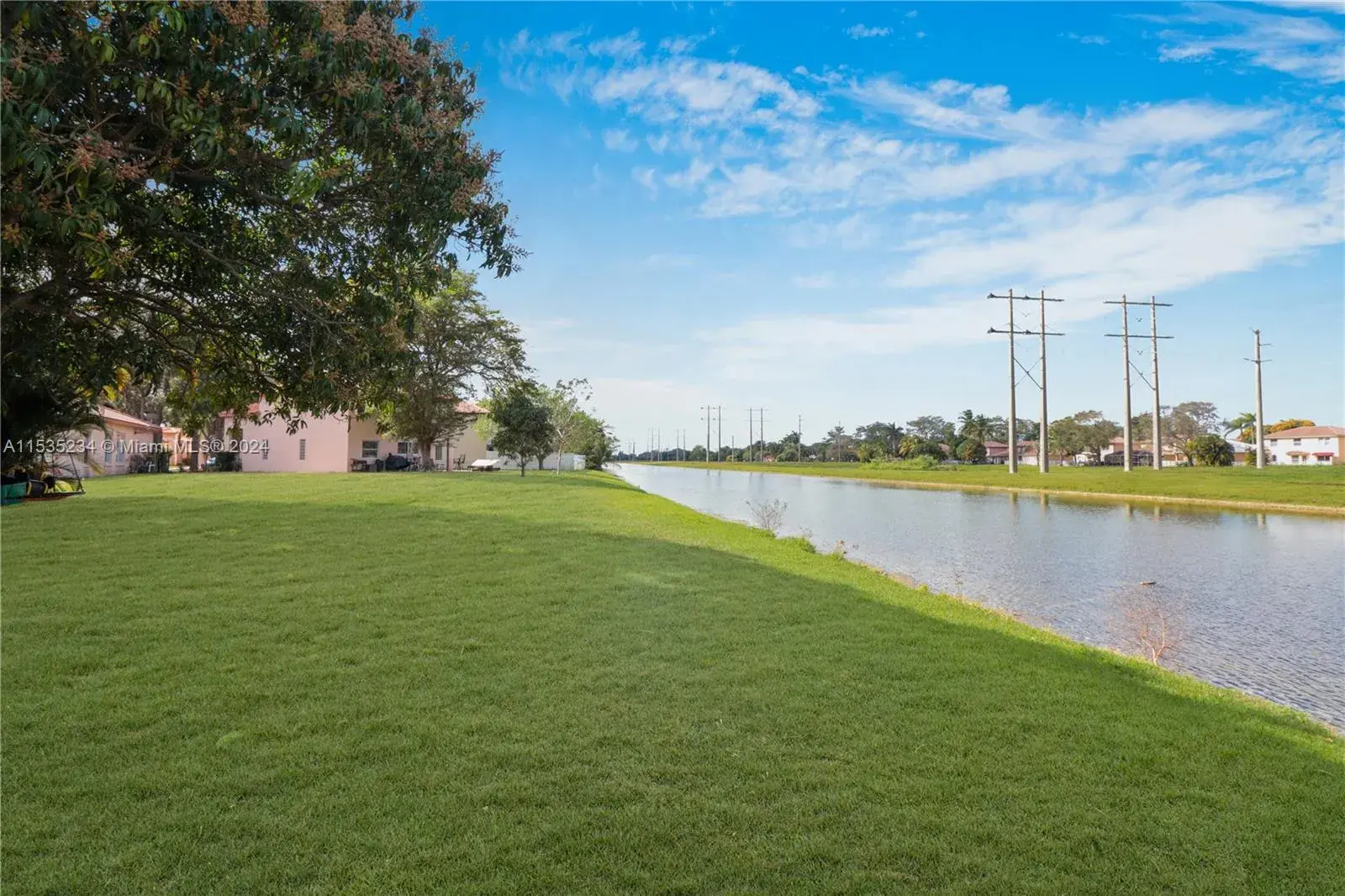 6211 NW 38th Dr, Coral Springs FL 33067