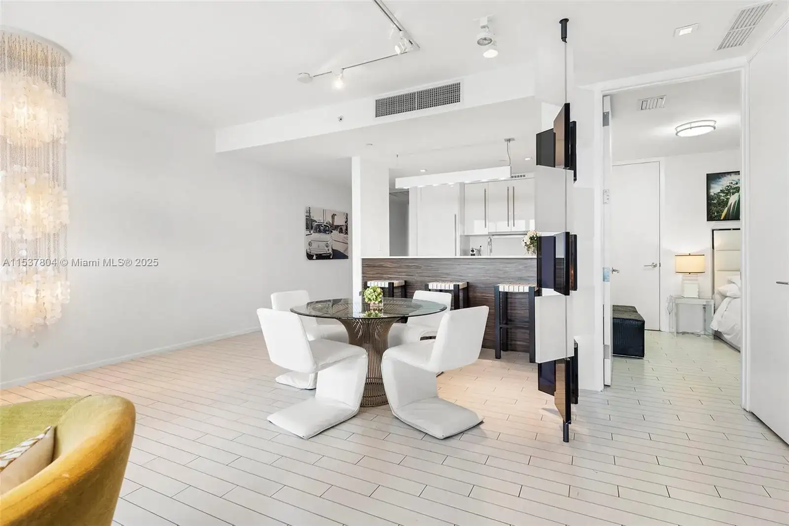 2201 Collins Ave # 814, Miami Beach FL 33139 photo 4