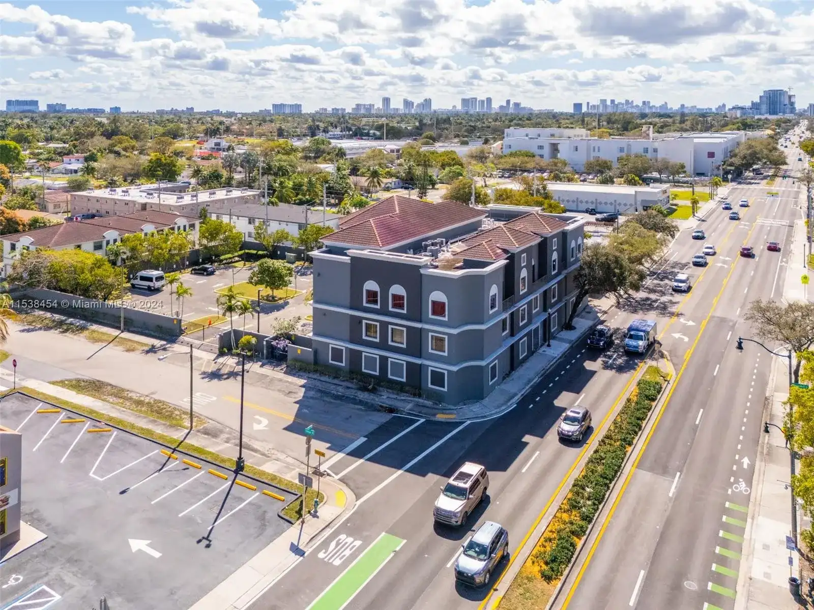 2227 N Federal Hwy, Hollywood FL 33020