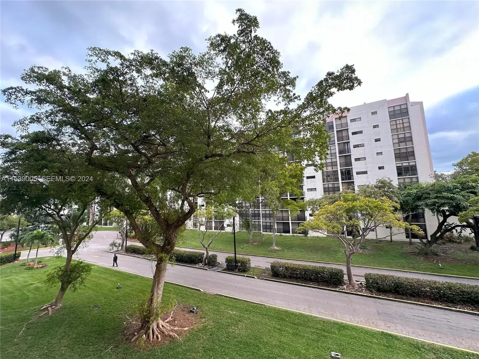 17021 N Bay Rd # 4, Sunny Isles Beach FL 33160 photo 3