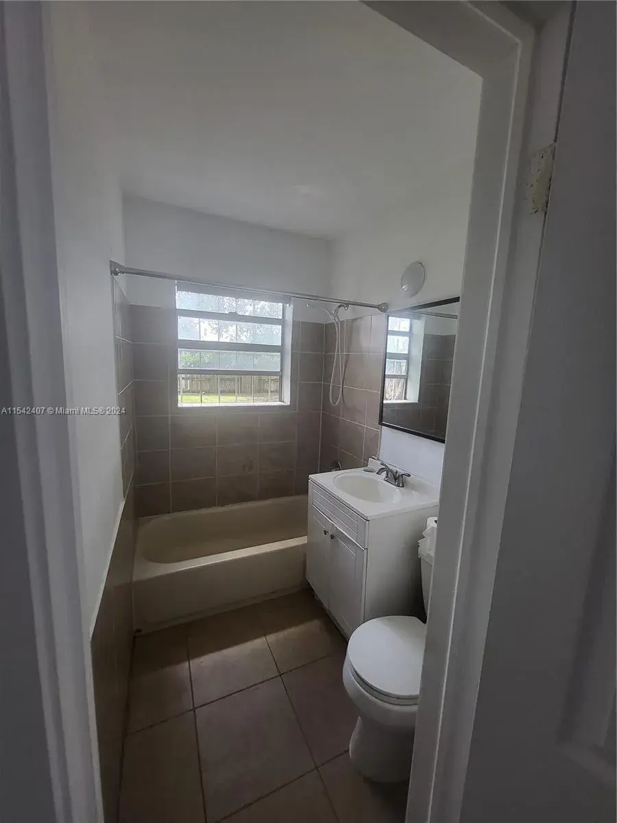 1402 NW 13th Ct # 1402, Fort Lauderdale FL 33311