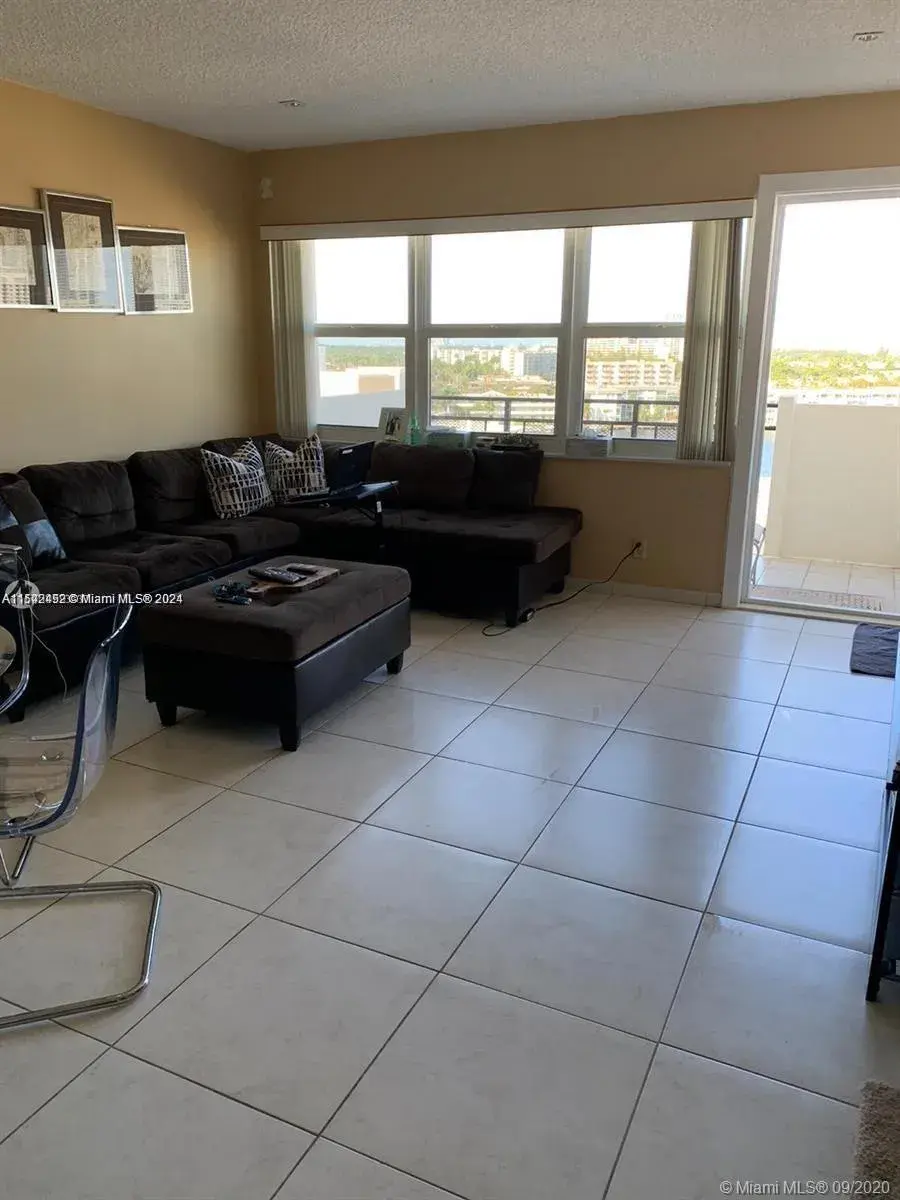 401 Golden Isles Dr # 1116, Hallandale Beach FL 33009