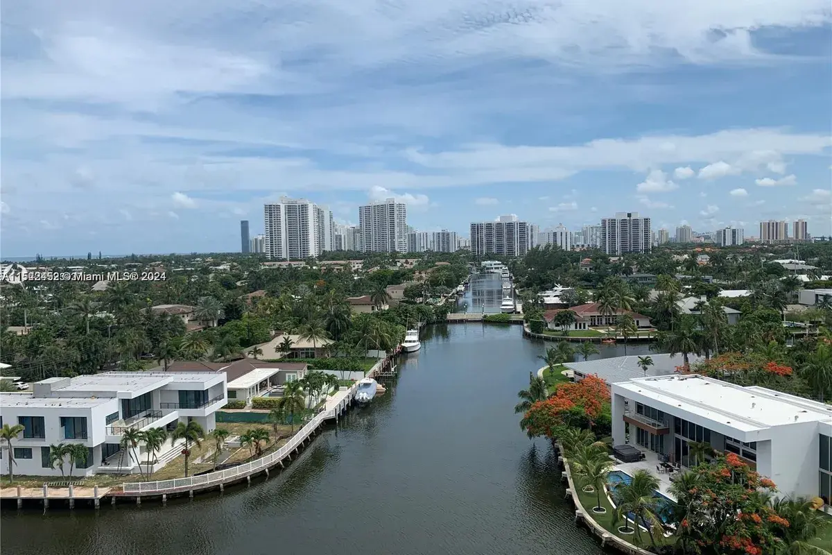 401 Golden Isles Dr # 1116, Hallandale Beach FL 33009