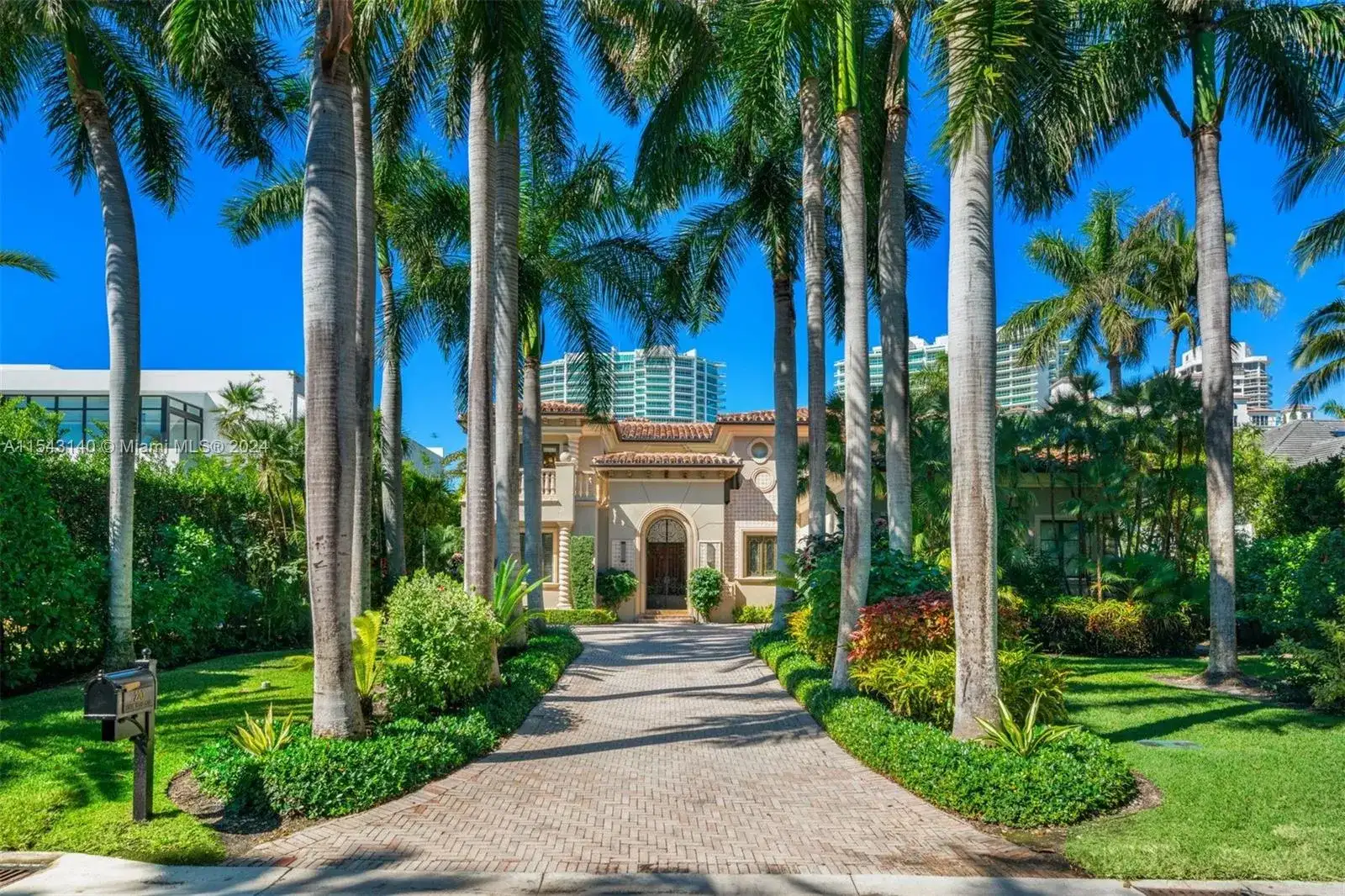 220 S Island Dr, Golden Beach FL 33160 photo 3