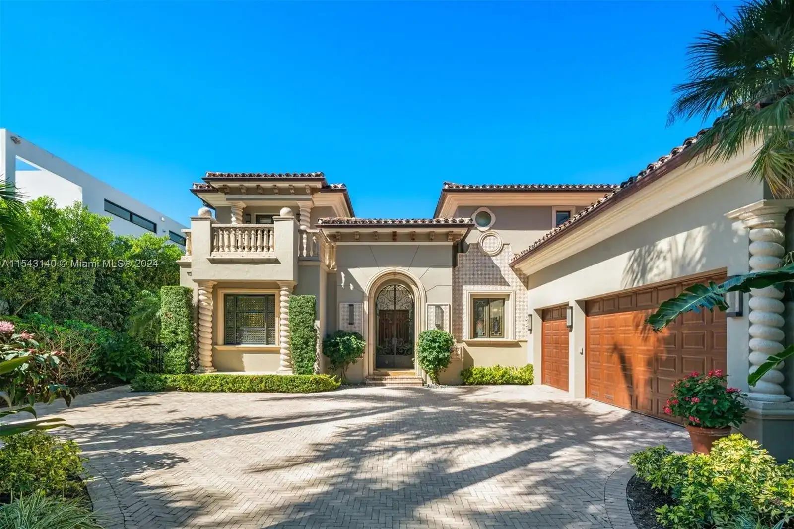 220 S Island Dr, Golden Beach FL 33160 photo 4