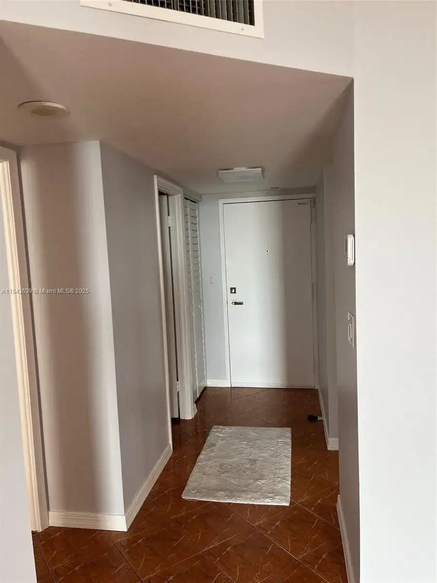 2801 NE 183rd St # 2103W, Aventura FL 33160 photo 3