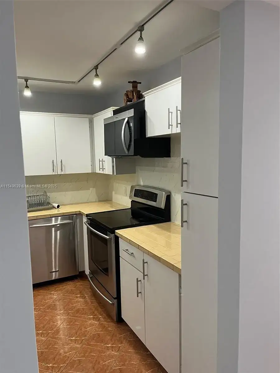 2801 NE 183rd St # 2103W, Aventura FL 33160 photo 5