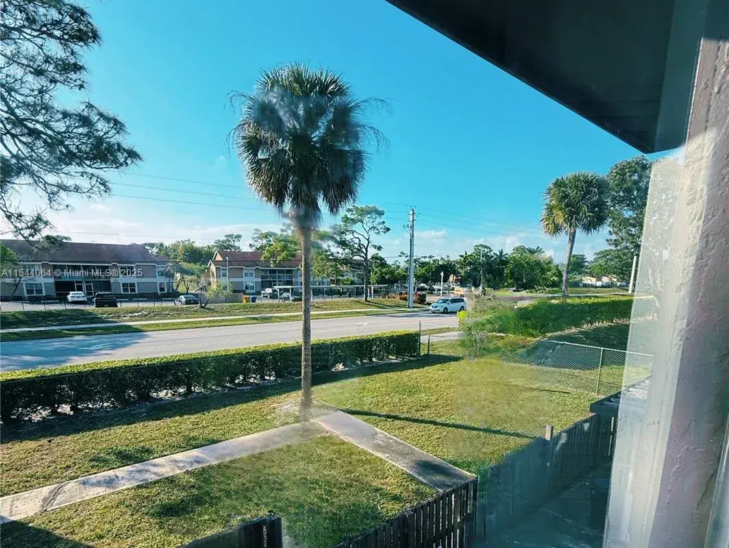 2106 Sherwood Forest Blvd # 17, West Palm Beach FL 33415