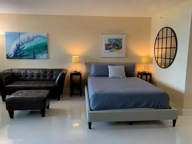 100 Lincoln Rd # 819, Miami Beach FL 33139 photo 2