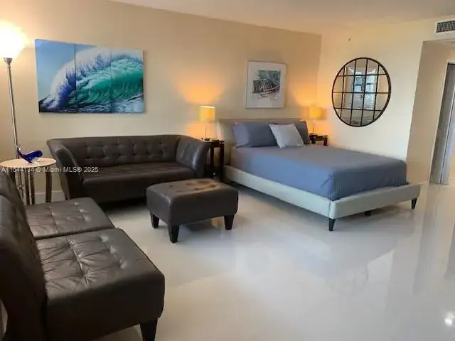 100 Lincoln Rd # 819, Miami Beach FL 33139 photo 3