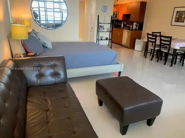 100 Lincoln Rd # 819, Miami Beach FL 33139 photo 4