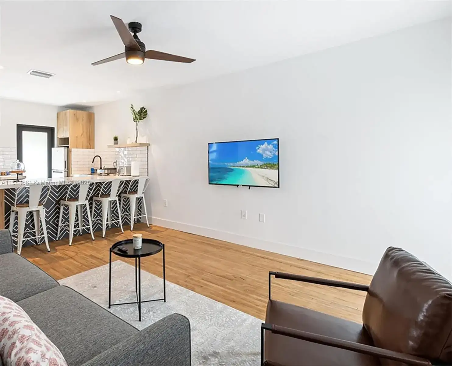 740 SW 9th St # 1, Miami FL 33130 photo 3
