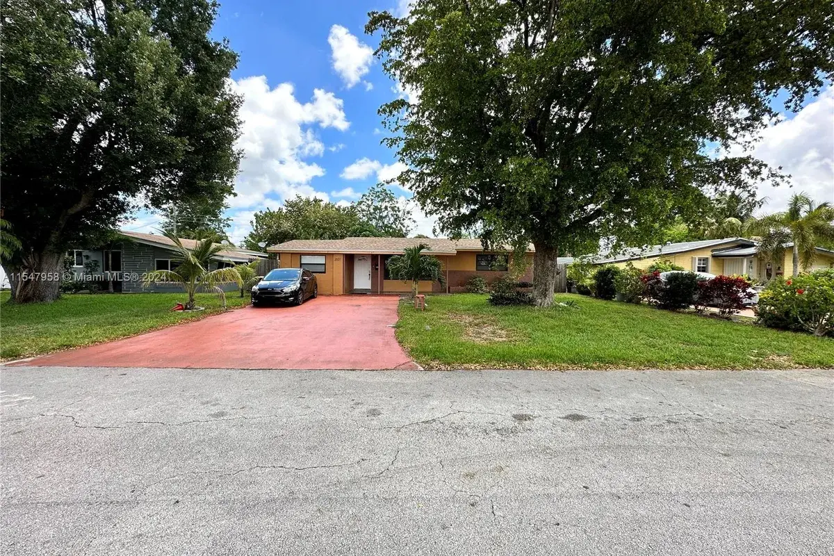 2631 Gulfstream Dr, Miramar FL 33023