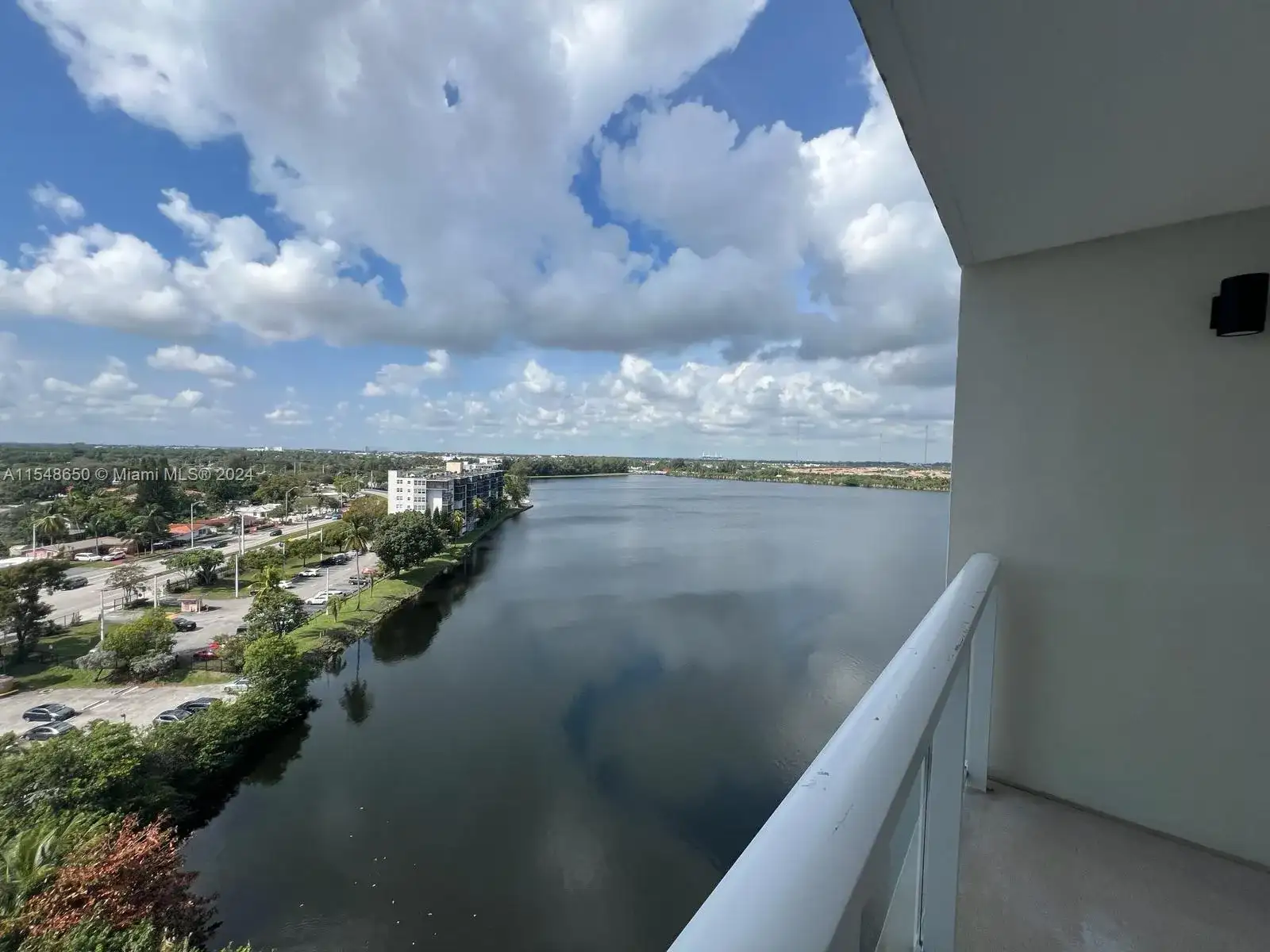 1301 NE Miami Gardens Dr # 1101W, Miami FL 33179 photo 2