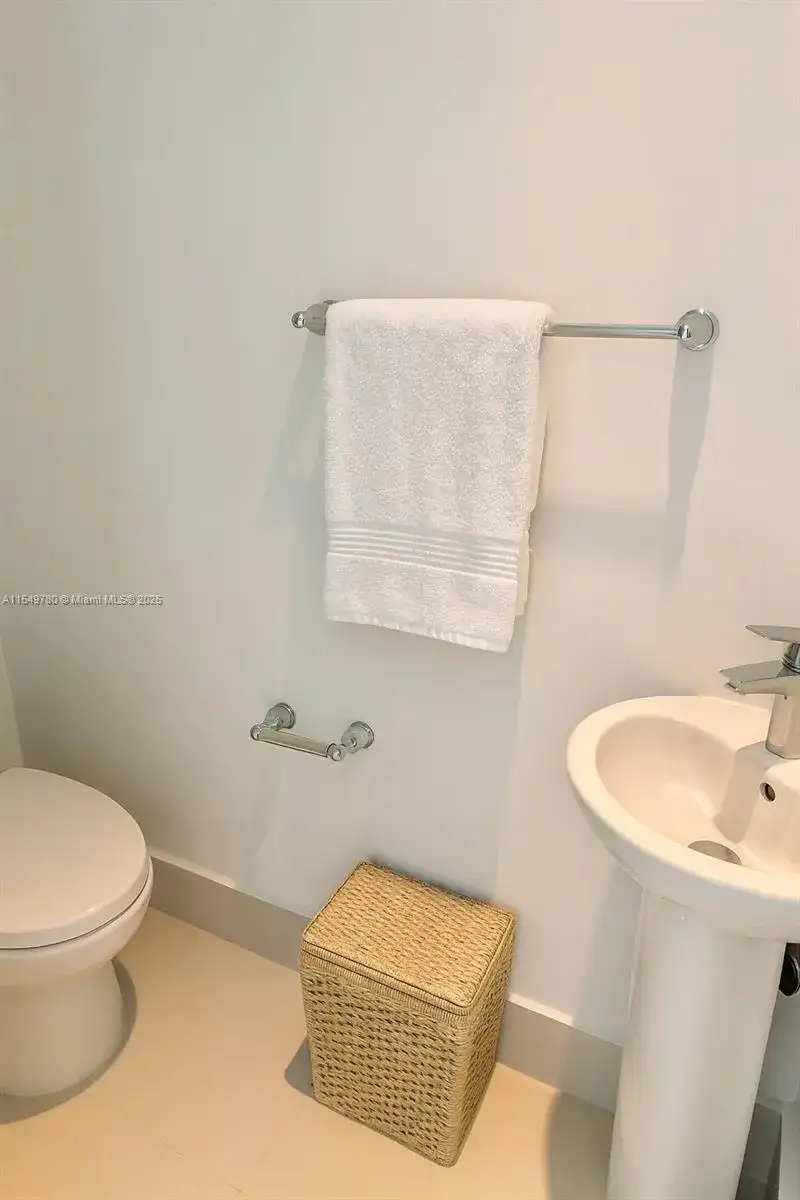 501 NE 31st St # 3004, Miami FL 33137 photo 3
