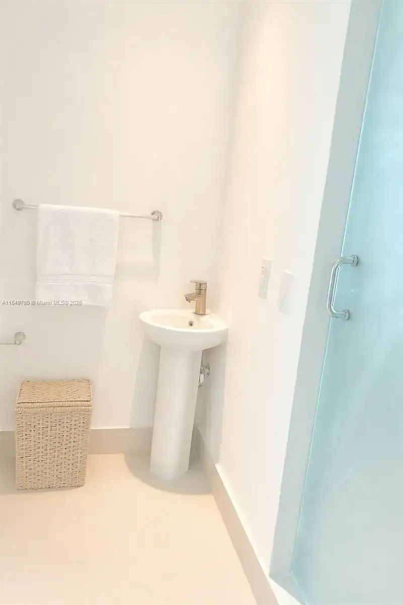 501 NE 31st St # 3004, Miami FL 33137 photo 4